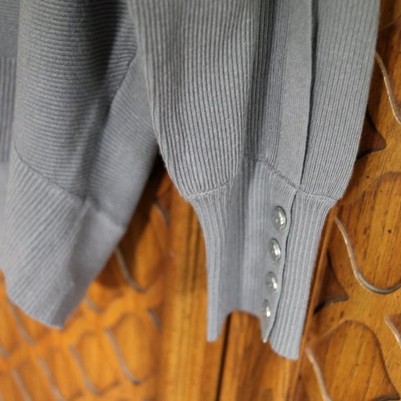 NY&C Cold Shoulder Button Sleeve Ribbed Sweater NWT - Gray, Size S - Picture 9 of 16